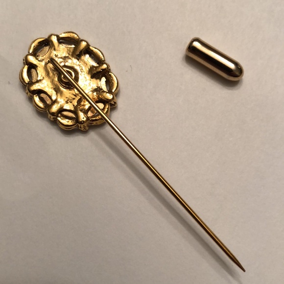 Vintage Petit Point Needlepoint Gold Tone Lapel Pin Hat Pin Brooch - #420 - Picture 4 of 5